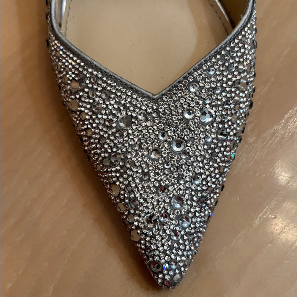 Betsey Johnson Silver Clark Rhinestone Slingback Pointed Toe Pumps - 9M - Picture 4 of 11